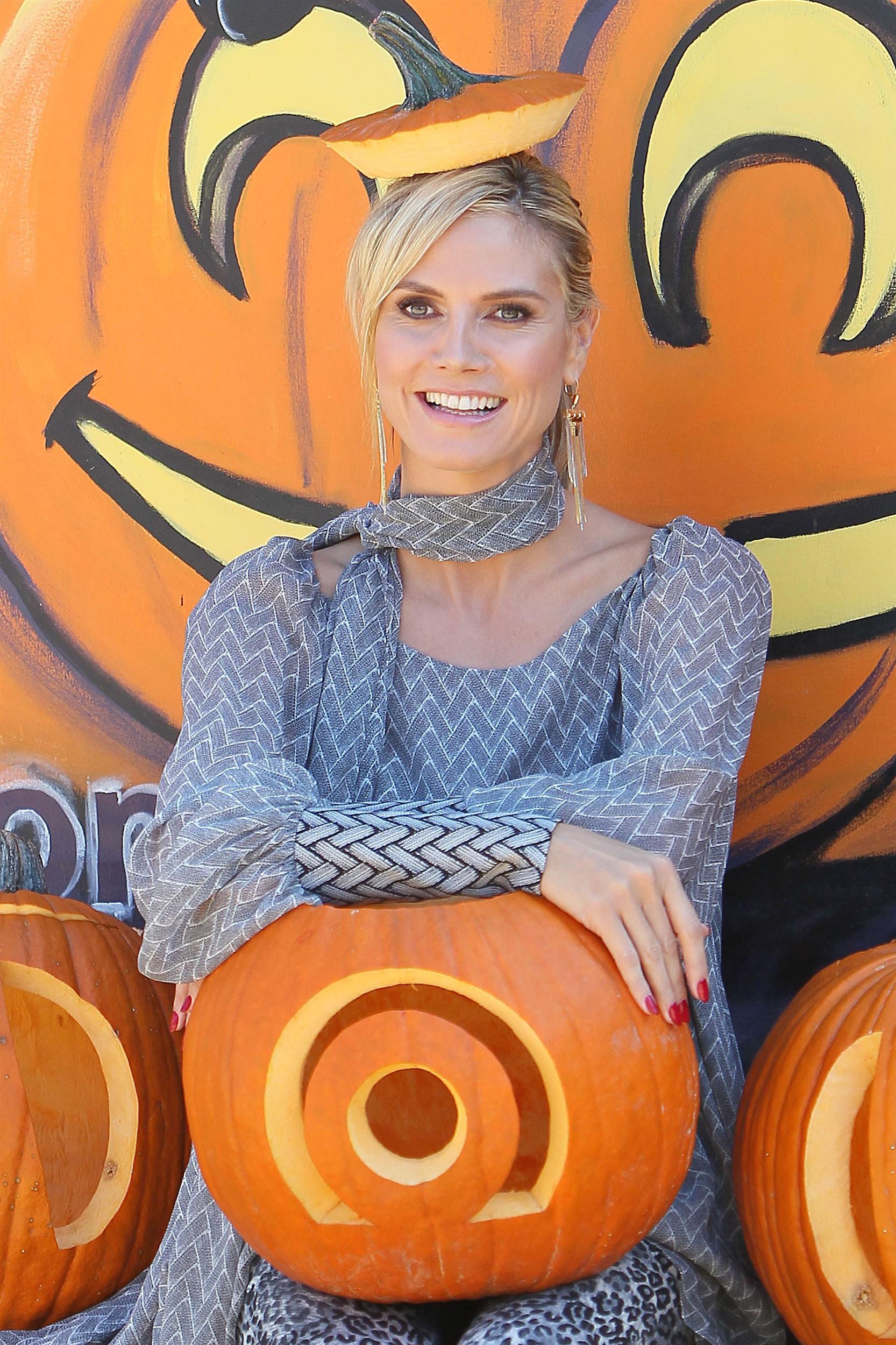 Heidi Klum at Mr Bones Pumpkin Patch in West Hollywood | Picture 100747